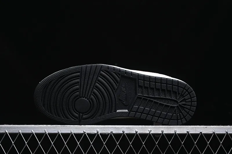 All Categories Air Jordan Jordan Series Basketball Shoes Air Jordan 1 Low Air Jordan 1 Low AJ1 Joe 1 North Face Collaboration-Law Brown High-end Customized Low-top Retro Basketball Shoes DC2024-033